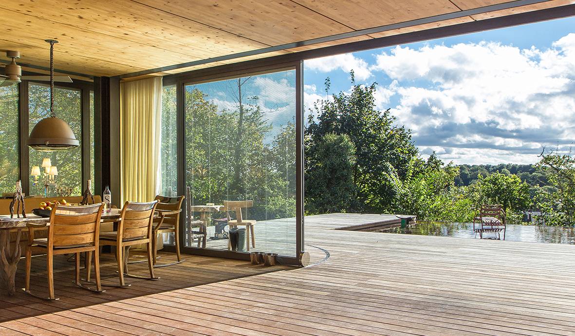 Intérieur de la maison témoin du projet PATH, réalisée par Philippe Starck.