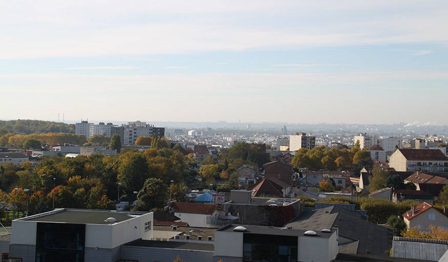 Vue magnifique depuis le Fab Lab de Montreuil (Seine-Saint-Denis), le 27 octobre. 