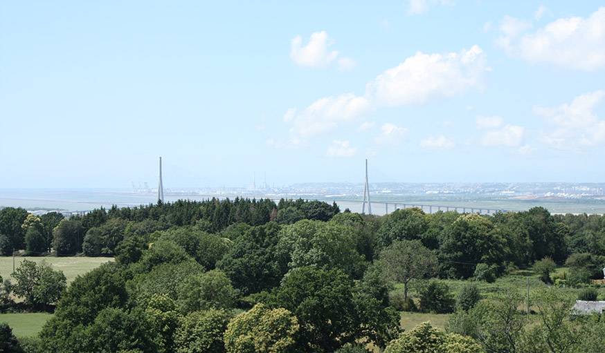 La vue sur le pont de Normandie.