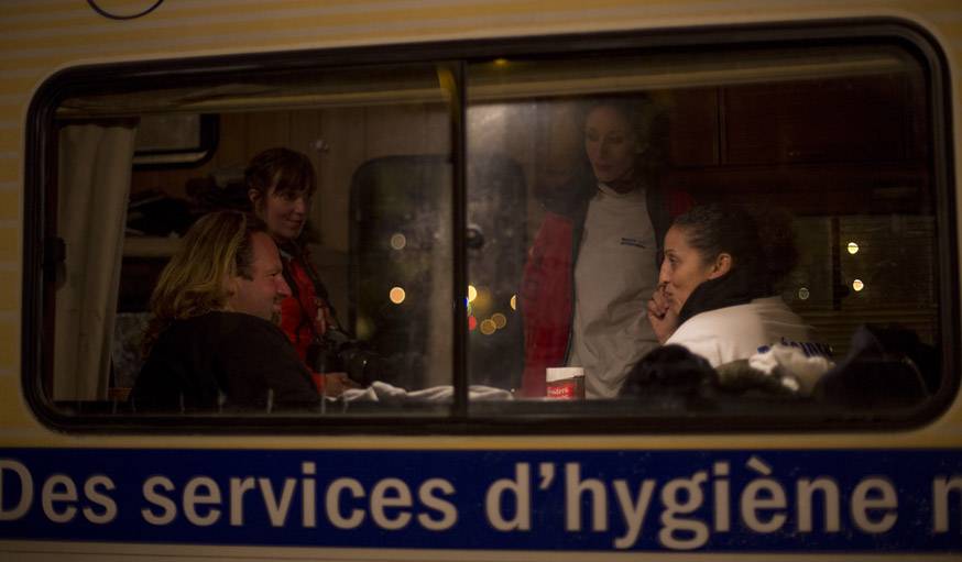 Mobil'douche, c'est un moyen pour les SDF de veiller à leur hygiène mais aussi de maintenir du lien social.