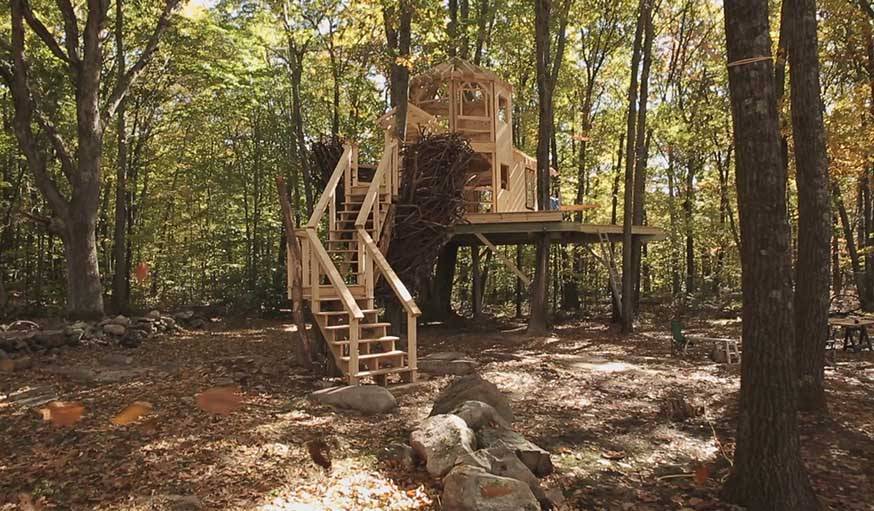 Cabane en construction située dans le Connecticut (Etats-Unis) de Roderick Romero.