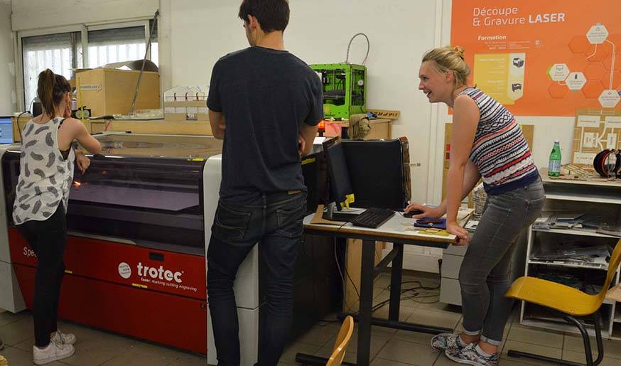 La découpeuse laser est très utilisée par les étudiants en architecture pour réaliser leurs maquettes.