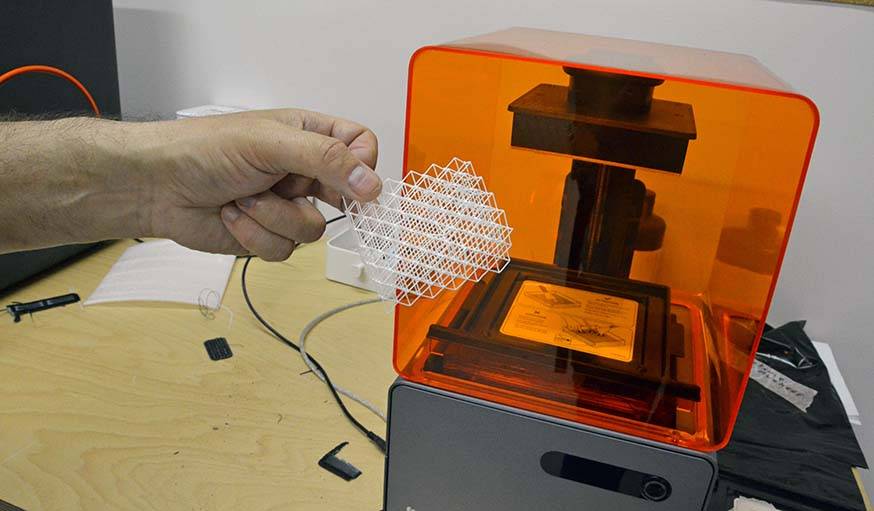 Cette imprimante 3D permet aux professionnels d'imprimer des objets avec une précision de 0,025 mm.