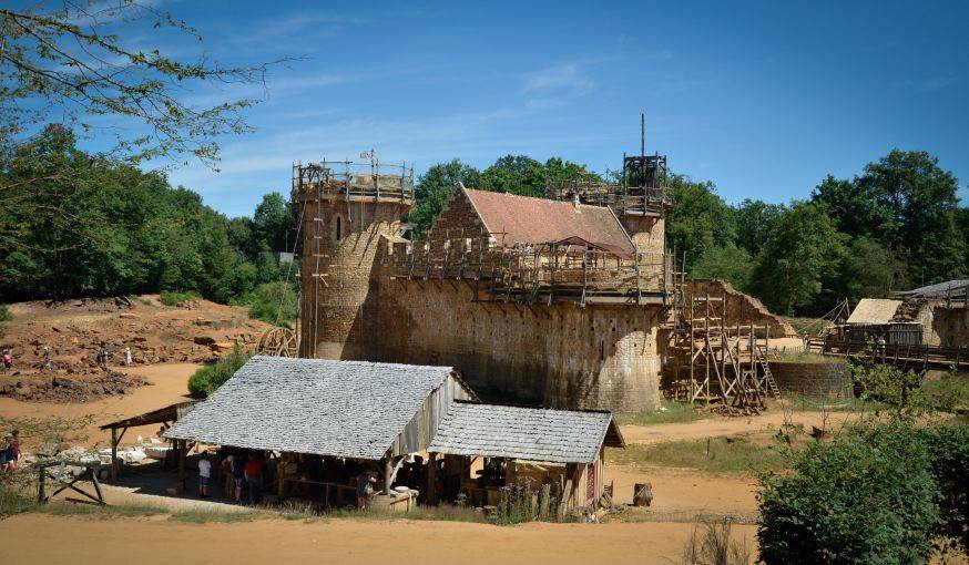 Une des face du château-fort.