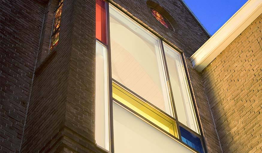 Fenêtre inspirée du peintre Mondrian