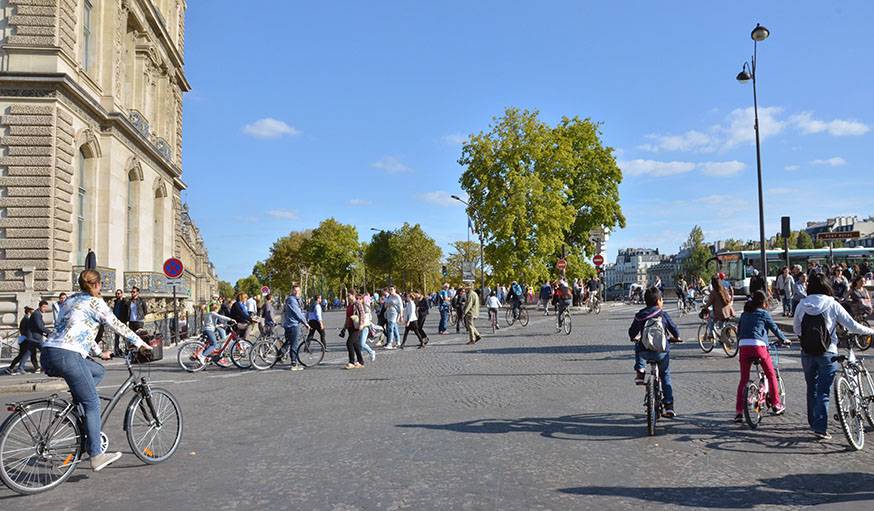 Quai des Tuileries à Paris, lors de la journée sans voiture, dimanche 27 septembre 2015.