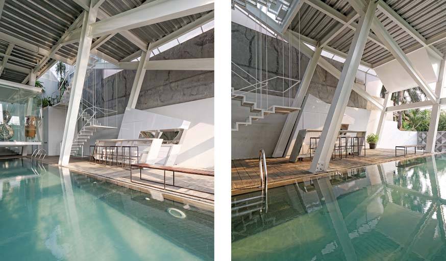 une large piscine intérieur 