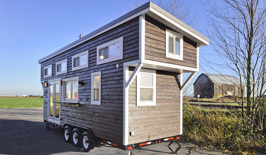 La tiny house, posée sur une remorque, est transportable.