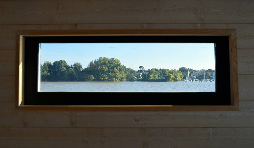 Vue sur la Loire depuis la Vagabonde tiny house à Nantes (Loire Atlantique), début novembre.