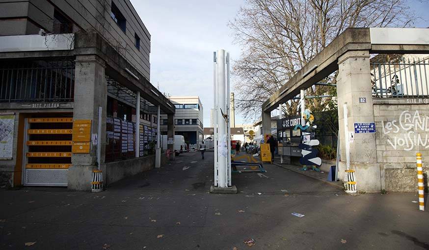 L'entrée du site des Grands Voisins, dans le 14ème arrondissement de Paris.