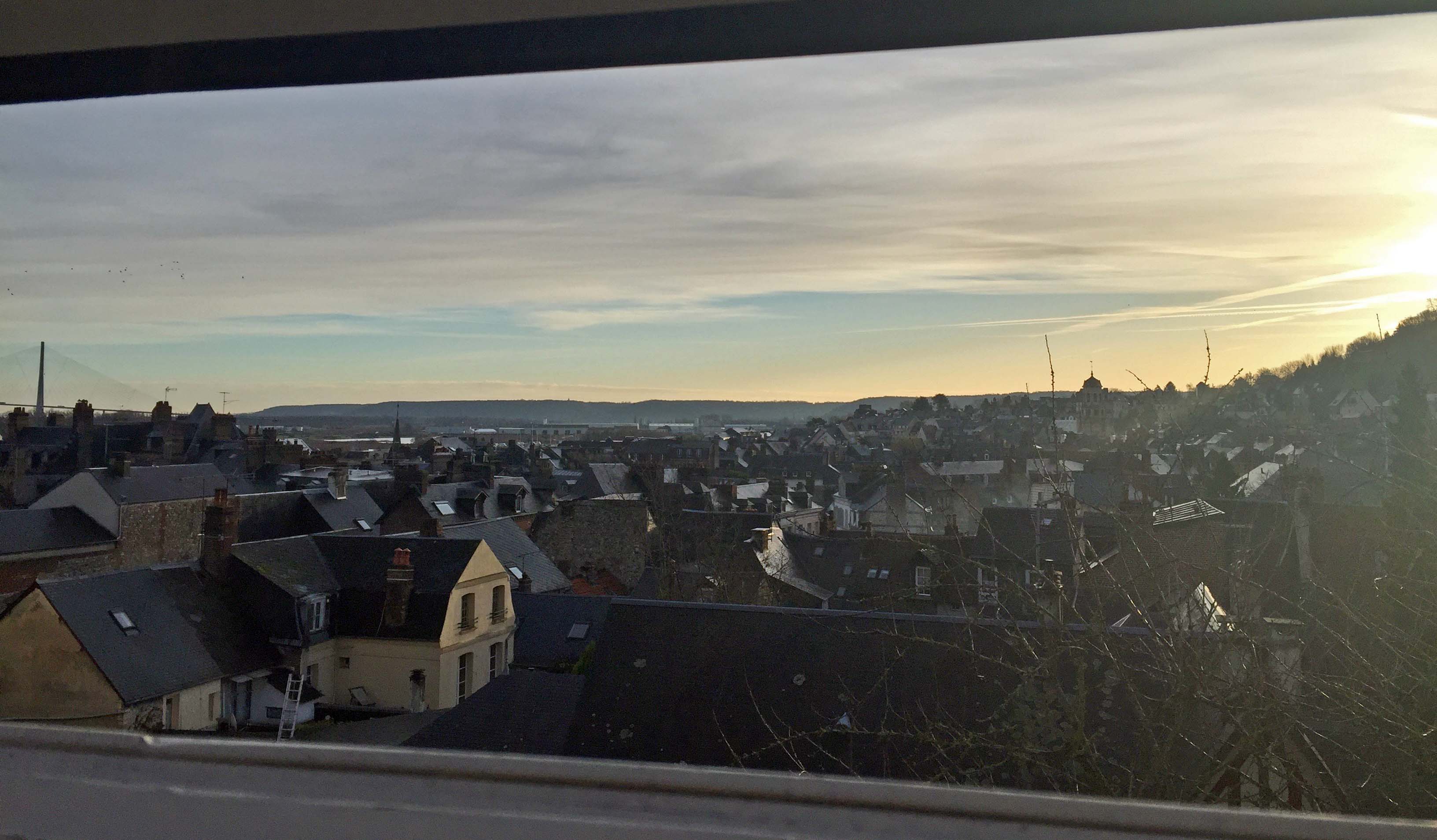 Le soleil du matin à Honfleur (Calvados), le 9 janvier.