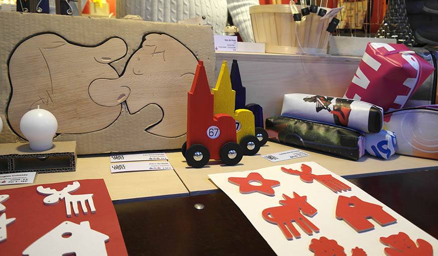 Le stand de Libre Objet au marché de Noël de Strasbourg 2016. 