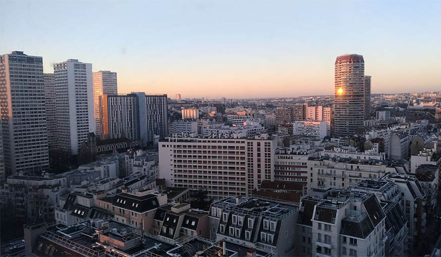 Paris 13ème (dalle des Olympiades), vue du 18ème étage, vers 9h du matin.