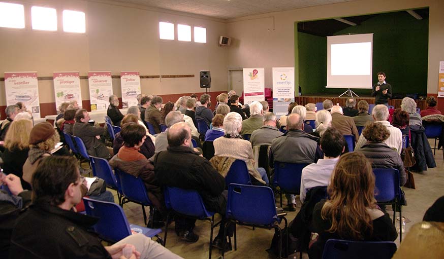 Réunion pour le lancement du projet de centrale solaire de Luc-sur-Aude, le 11 février 2017.