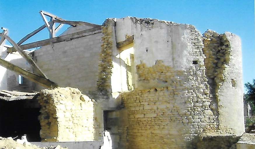 La tour de guet en ruine, à l'achat de la maison.
