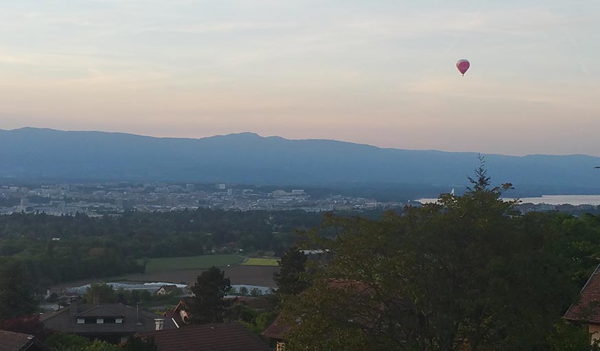 Genève et le Jura depuis la véranda à Collonges-sous-Salève en Haute-Savoie