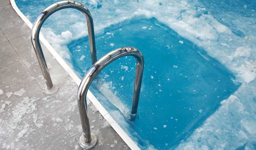 Une piscine gelée : voilà ce que vous devrez éviter ! 