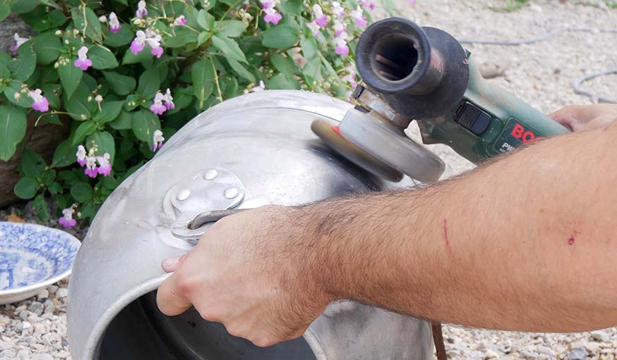 Tutoriel récup' : détourner un bidon de lait en pot de fleurs 