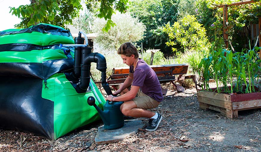 Ce méthaniseur produit également de l'engrais pour le jardin.