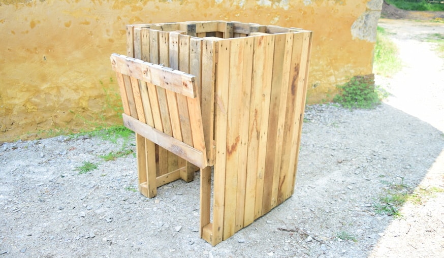 Construire un bac à composte en palettes de bois - Les Menus Services