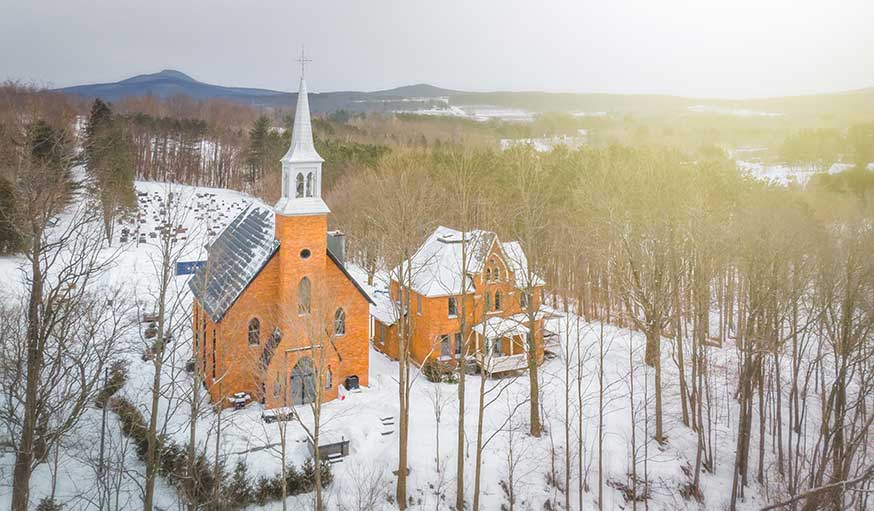 Eglise transformée en maison Québec extérieur