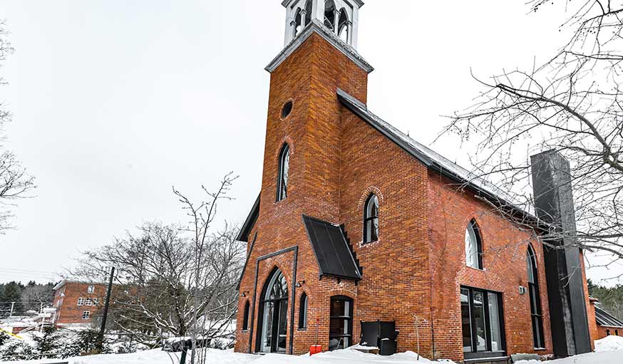 Eglise transformée en maison québec extérieur