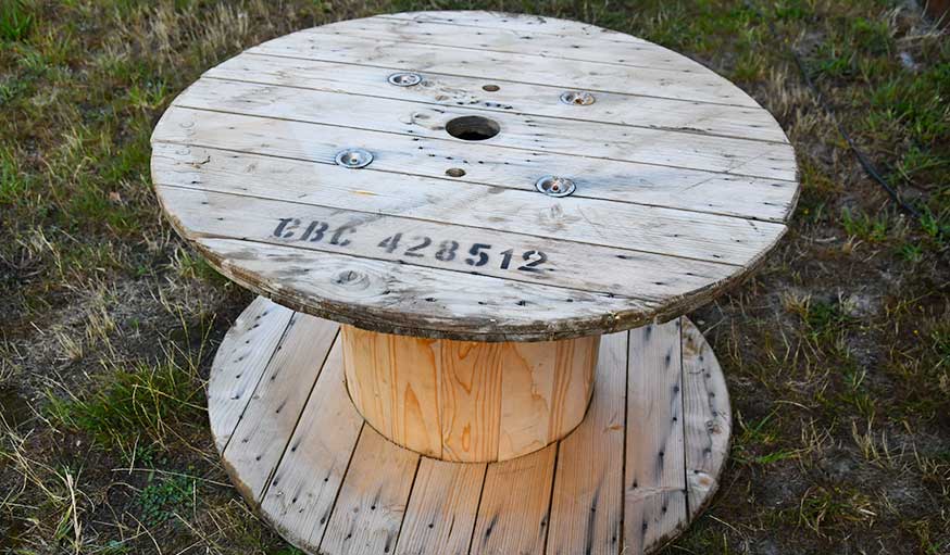 touret à transformer en table suspendue