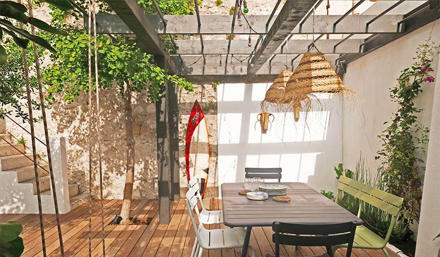 Avant après jardin Marseille avec pergola mur du fond après