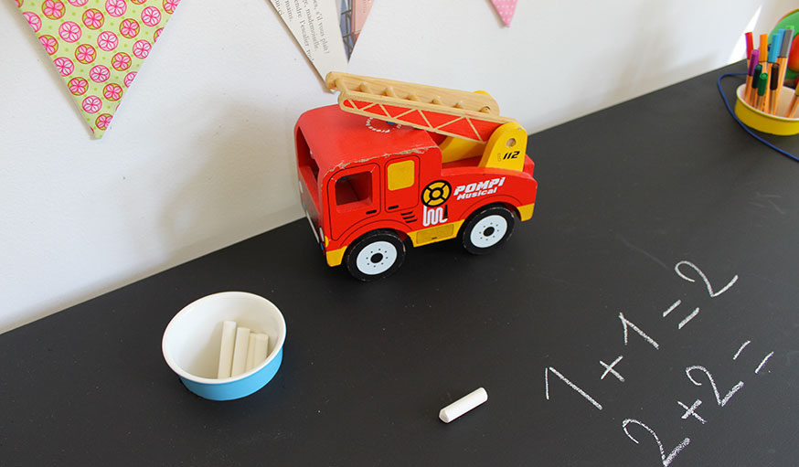 DIY. Comment créer une table de jeu pour enfants - Astiblog