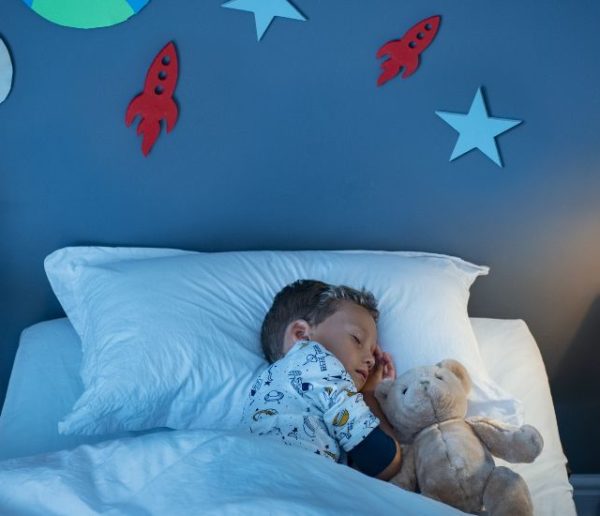 Comment aider son enfant à s'endormir plus facilement tout seul