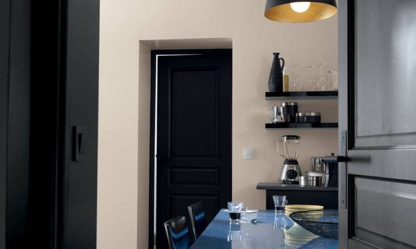 On ose le sombre dans la déco