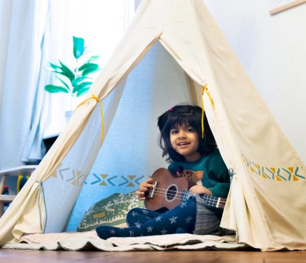 Tuto : Réalisez un beau tipi pour enfant en cousant un vieux drap