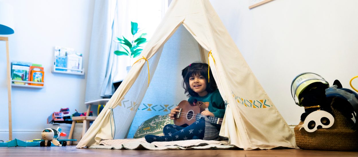 Tuto : Réalisez un beau tipi pour enfant en cousant un vieux drap