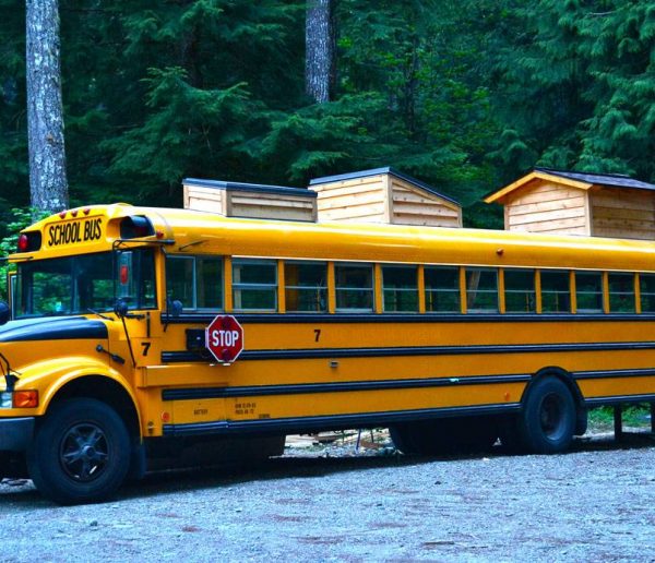Le bus scolaire transformé en maison