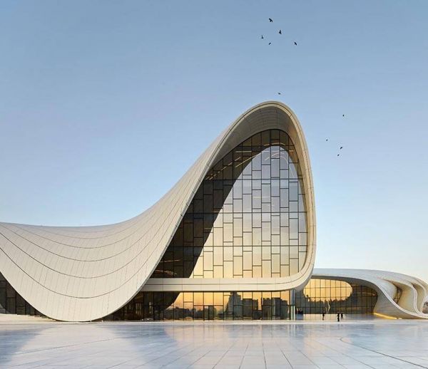 (Re)Découvrez 8 projets de l'extravagante architecte Zaha Hadid