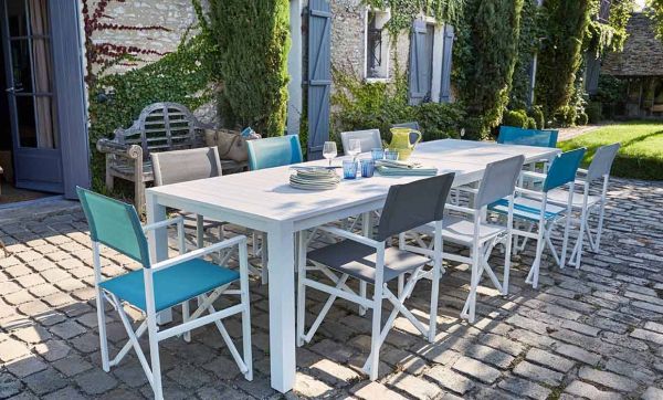 Tables modulables pour grandes tablées estivales