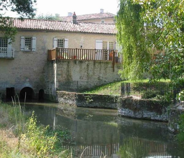 Vivre dans un moulin au fil de l'eau