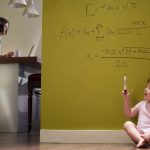 Vous en avez assez que votre enfant écrive des formules mathématiques sur les murs ?