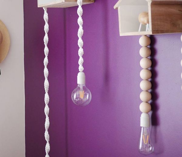 DIY : fabriquer des lampes baladeuses en macramé et en bois