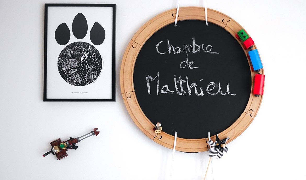 DIY : Fabriquez un tableau noir encadré par un petit train