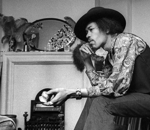 Envie de dormir dans la chambre de Jimi Hendrix, voici nos conseils déco rock !