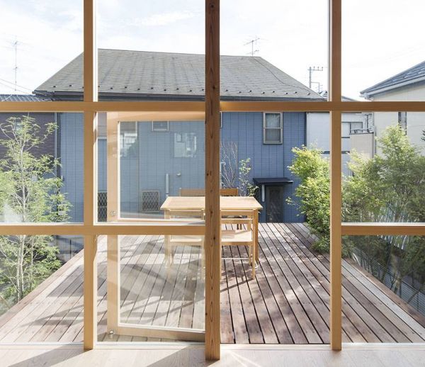 Cette maison japonaise a été construite en préfabriqué