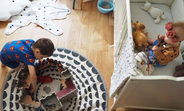 Une chambre pour deux : bébé dort avec son aîné