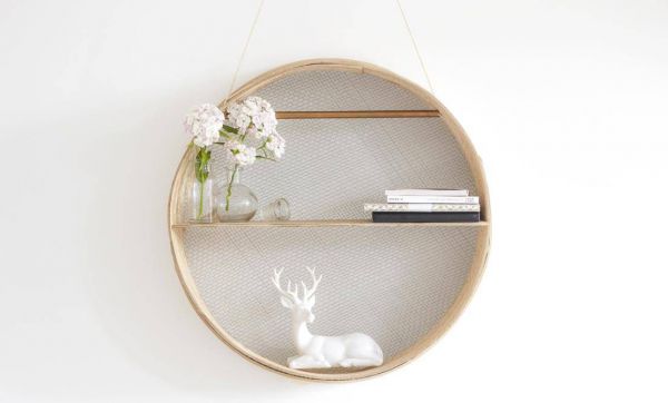 DIY : Une étagère ronde et épurée dans un tamis
