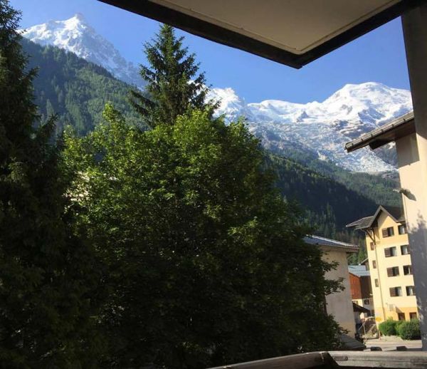 Depuis nos fenêtres, on regarde l'été venir (et on l'attend toujours) !