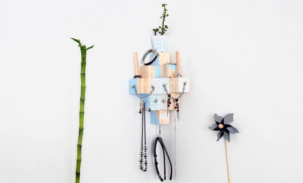 DIY : fabriquer une petite étagère d'angle pour vos bijoux