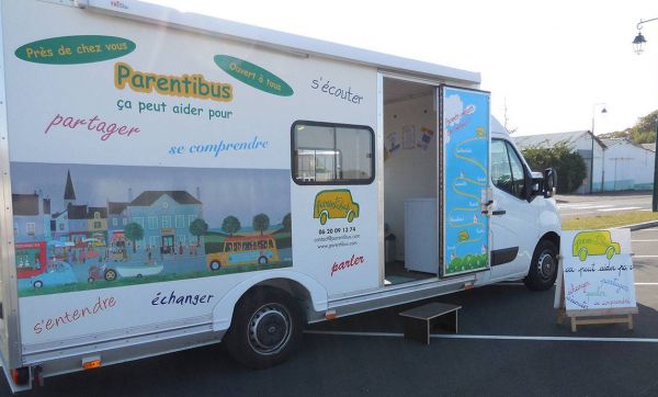 Parentibus : un bus à la rencontre des familles isolées