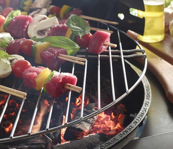 Une méthode extrêmement efficace pour allumer son barbecue au charbon