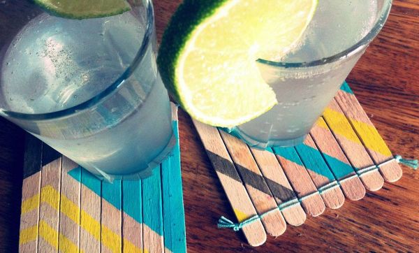 DIY : fabriquez des sous-verres avec des bâtonnets de glaces