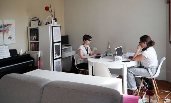 Travailler les uns chez les autres : découvrez le coworking à domicile